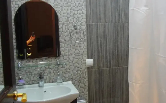 Modern Komitas Flat