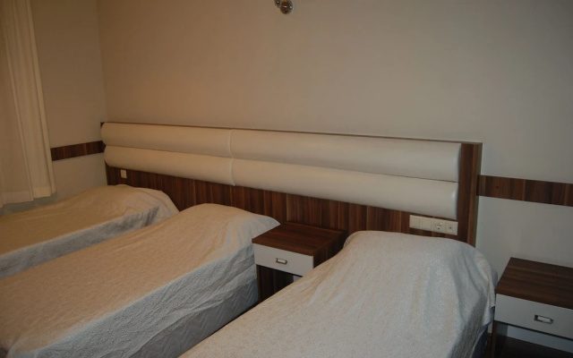 Nil & Alav Hotel