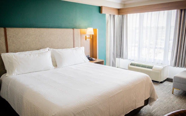 Holiday Inn Macon North by IHG