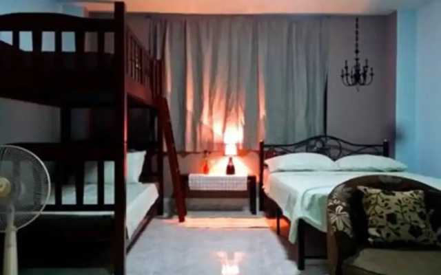Thonglo 7 Hostels