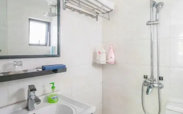 Bright Moon Inn (Shenzhen No. 2 Branch)