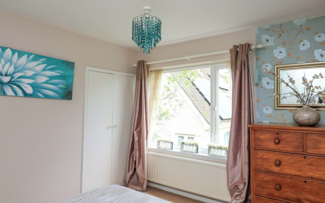 3 Chantry Hill