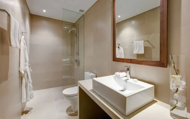 Stunning 80m2 Sea View Apartment, 1-min To Beach