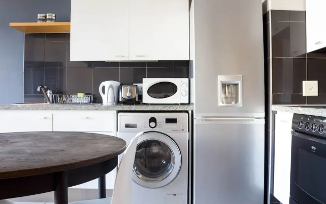 De Waterkant Studio Apartment - Fully Furnished and Equipped
