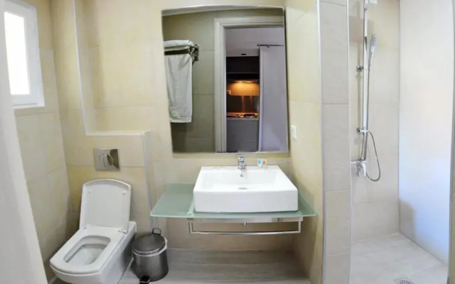 Vliho Bay Suites & Apartments