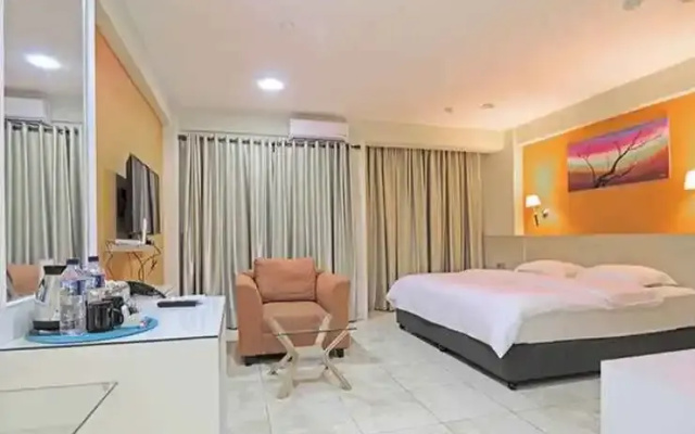 Center Point Apartment By RR Property