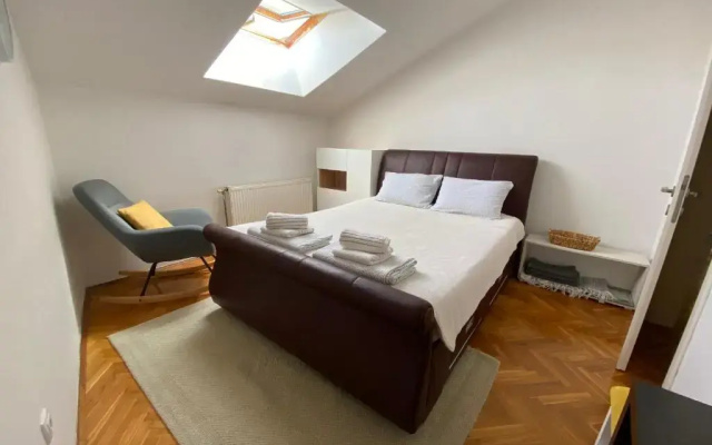 FAMILY CORNER-2bedroom apartment with free parking
