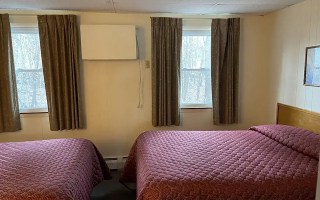 Coachman Motor Lodge