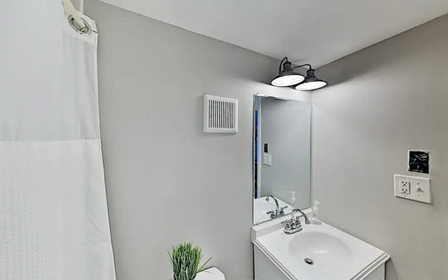 1030coas 3 Bedroom Condo