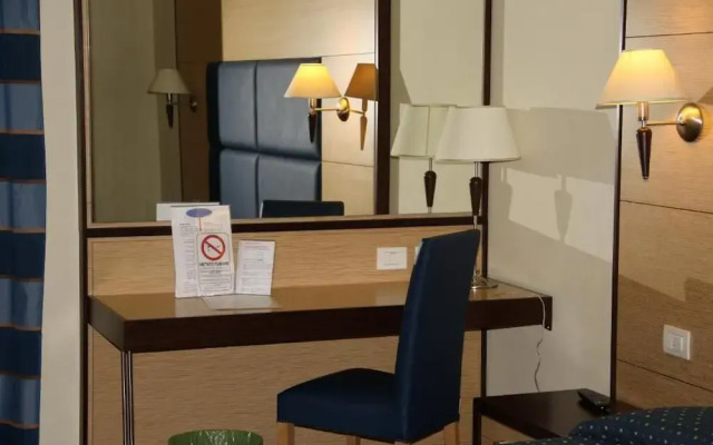 Inn Hotel