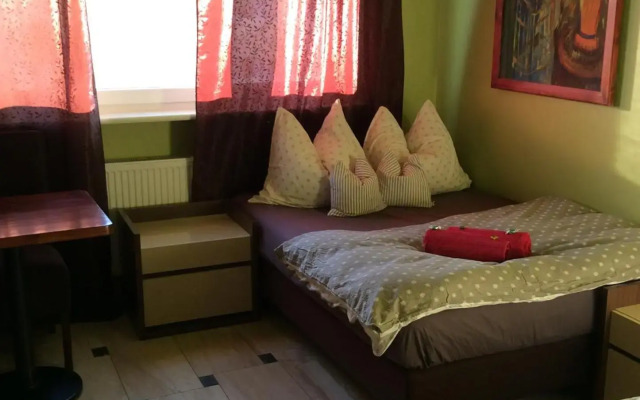 mika rooms Racławicka 144 & Wislicka 3 Studio - Adults Only