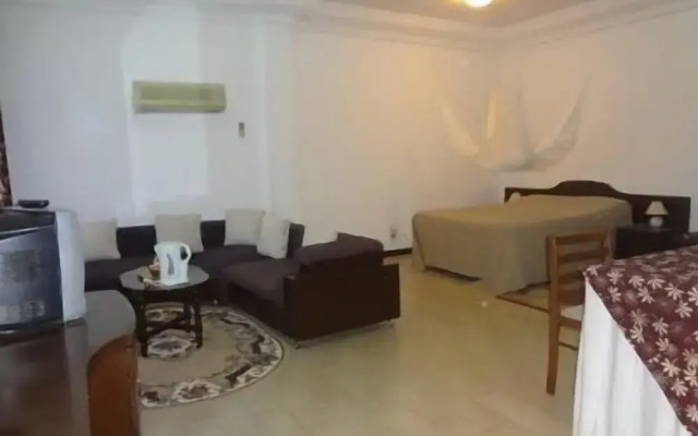 Roc Heights Lodge