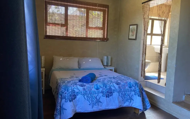 Room-living In Camps Bay Blue