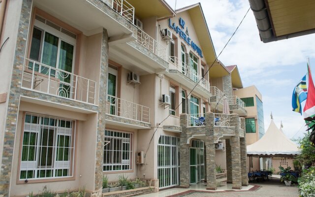 La Perle Hotel вид на фасад