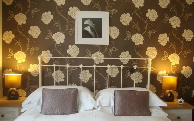 Canal View Bed And Breakfast