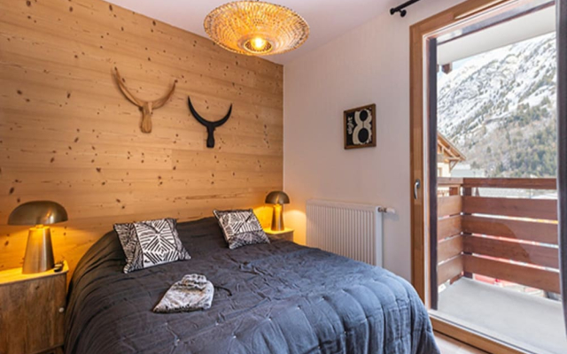 Apartment in Alpe D'huez Near Grandes Rousses