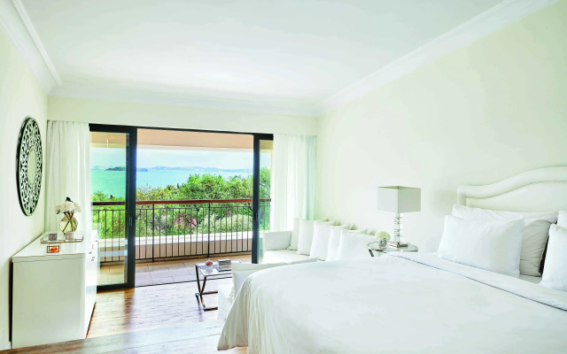 Corfu Imperial, A Resort to Live