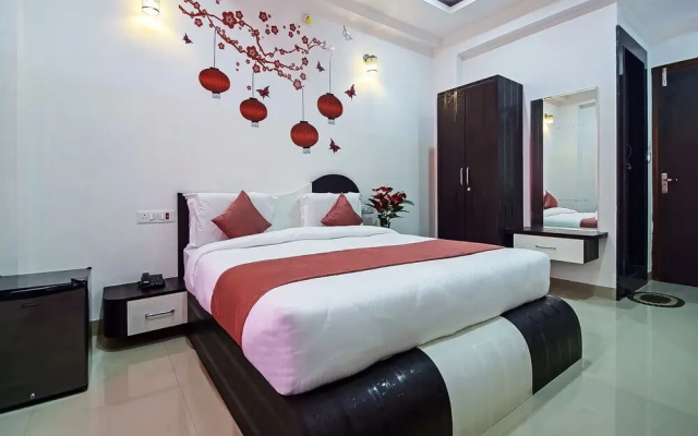 Hotel White Tulip by OYO Rooms