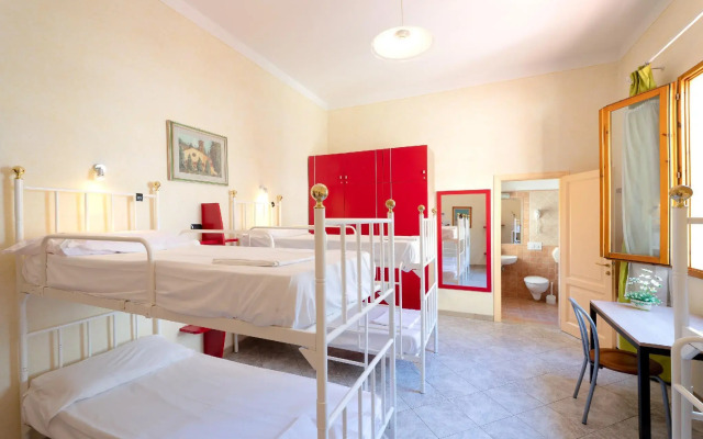 Hostel Archi Rossi
