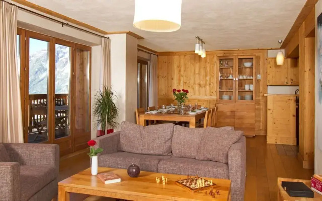 Spacious Retreat for 10 Guests