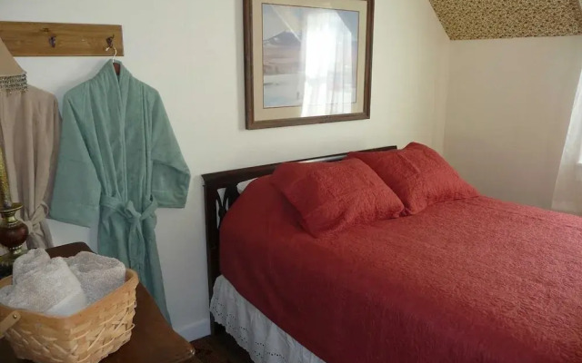 The Twin Lakes Inn