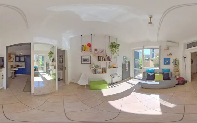 Beachfront, private Garden, central Area, private Entrance