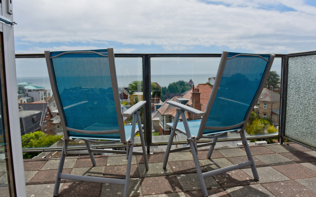 The Riviera Hotel & Holiday Apartments