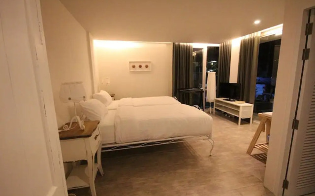 Villa S