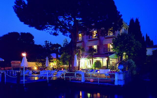 Hotel Marconi вид на фасад