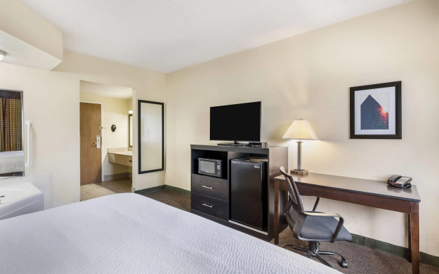Baymont by Wyndham Janesville
