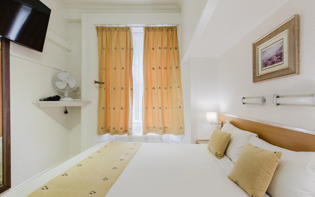 Falcon Hotel
