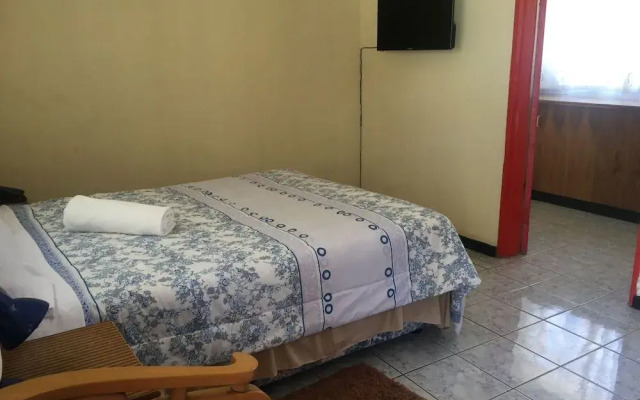 Tshesebe Stopover Motel