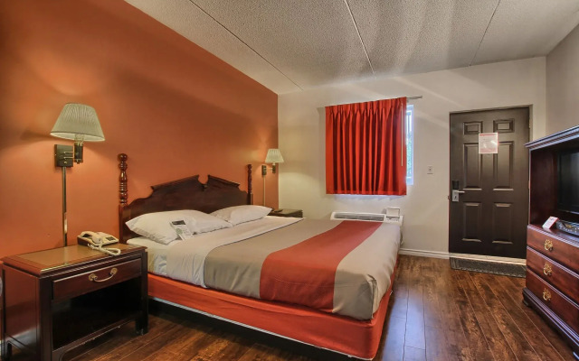 Motel 6 Windsor, ON