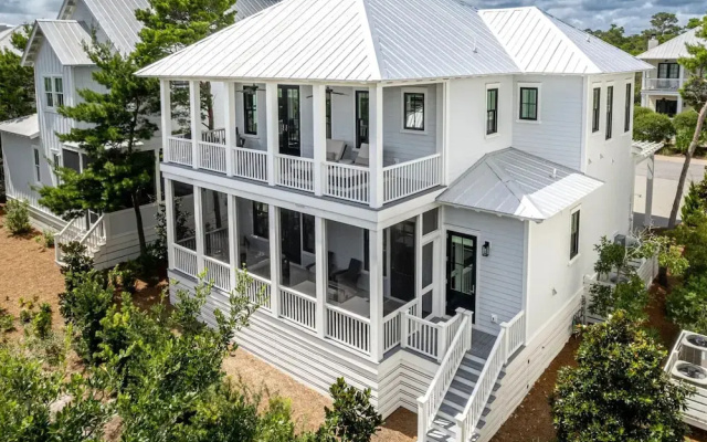 Honeybee by Southern Vacation Rentals