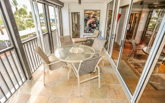 Ocean Harbor 102A