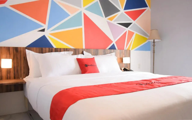 RedDoorz Plus near UNIMED Medan