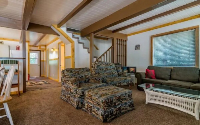 Knotty Pines Cabins