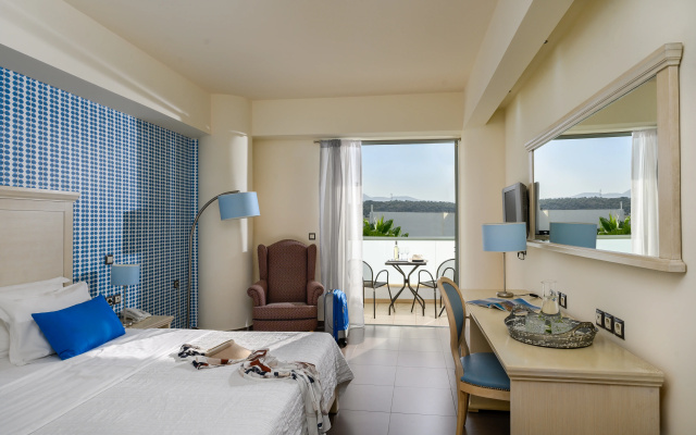 Angela Suites Boutique Hotel