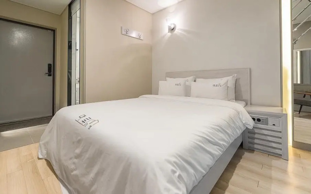 Jeju Maru Hotel & Cafe