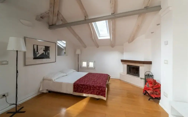 Attic Persichetto with stunning view of Bologna