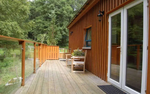 Waterfall Lodge - private waterfall and sauna