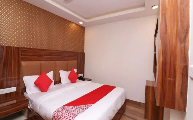 Oyo 27009 Hotel Alovia Delhi