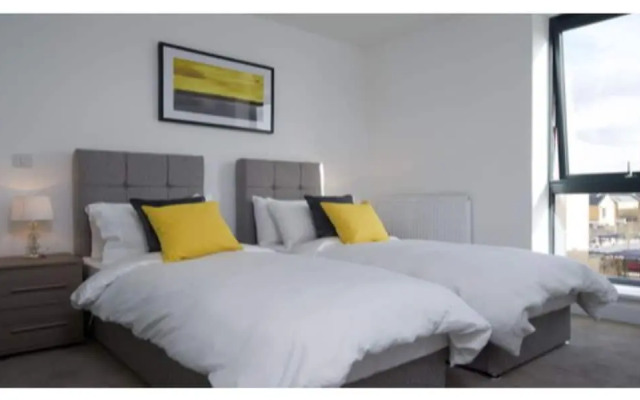 Tailored Stays - De Havilland House