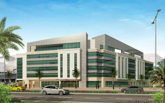 Отель Holiday Inn Express Dubai Airport ОАЭ, Дубай - - забронировать отель Holiday Inn Express Dubai Airport, цены и фото номеров вид на фасад
