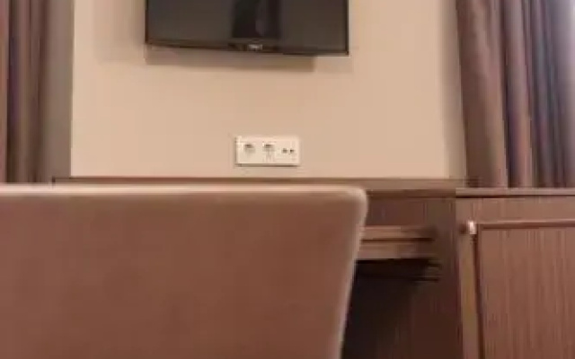 Halit Vargün Apart