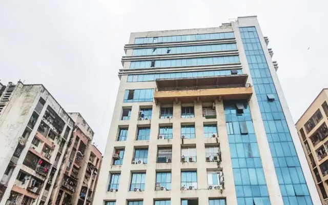 Hotel Bkc Crown - Near Trade Centre