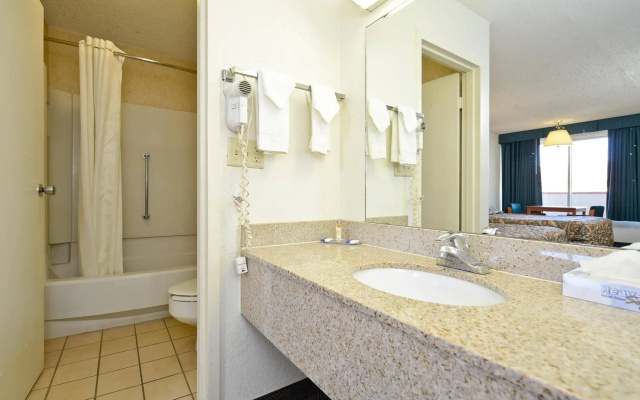 Econo Lodge Oklahoma City Northeast
