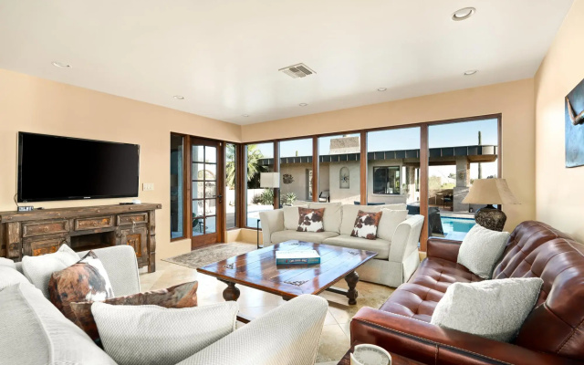 Carefree Crest: Jaw Dropping VIEWS, Pool, 2 Casitas, Outdoor Living!