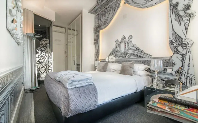 Teatro Boutique Rooms & Suites