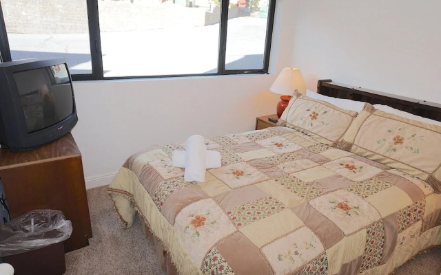 521 2 Bedroom Home